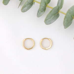 Huggie Earrings 10mm