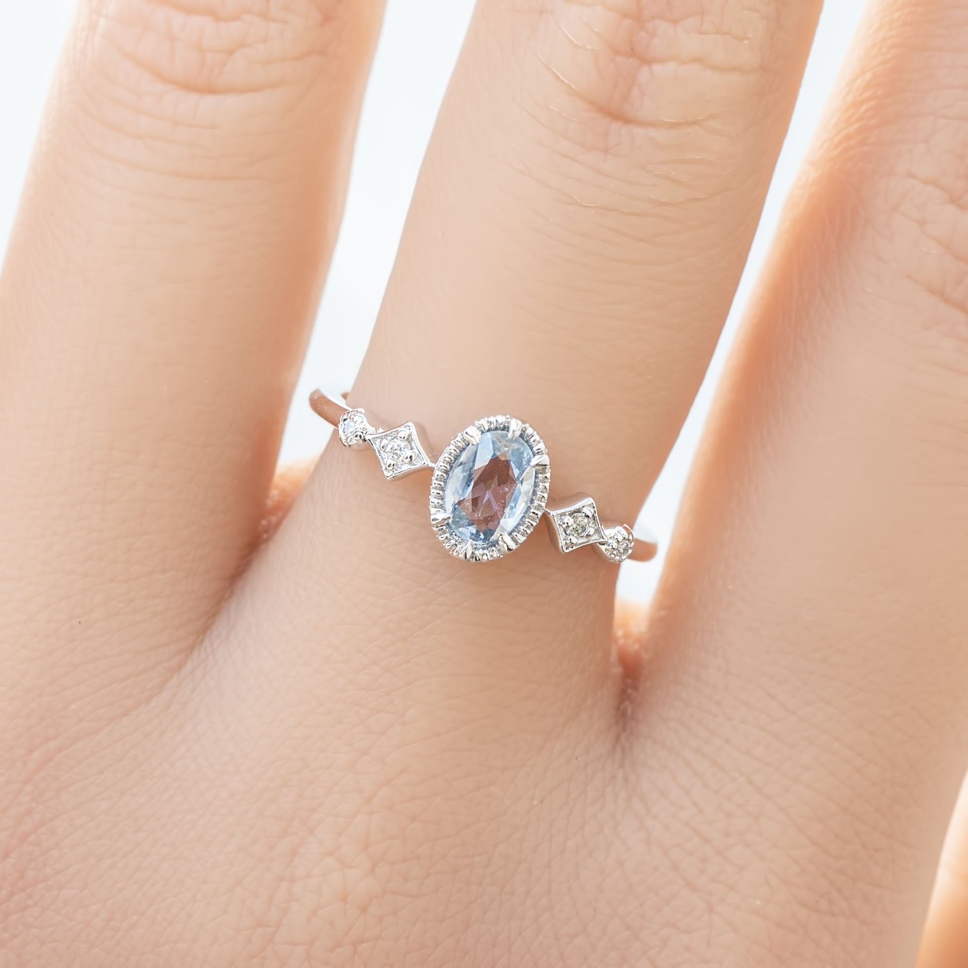 Stella Ring, 0.4ct Unheated Sapphire, oval shape gemstone