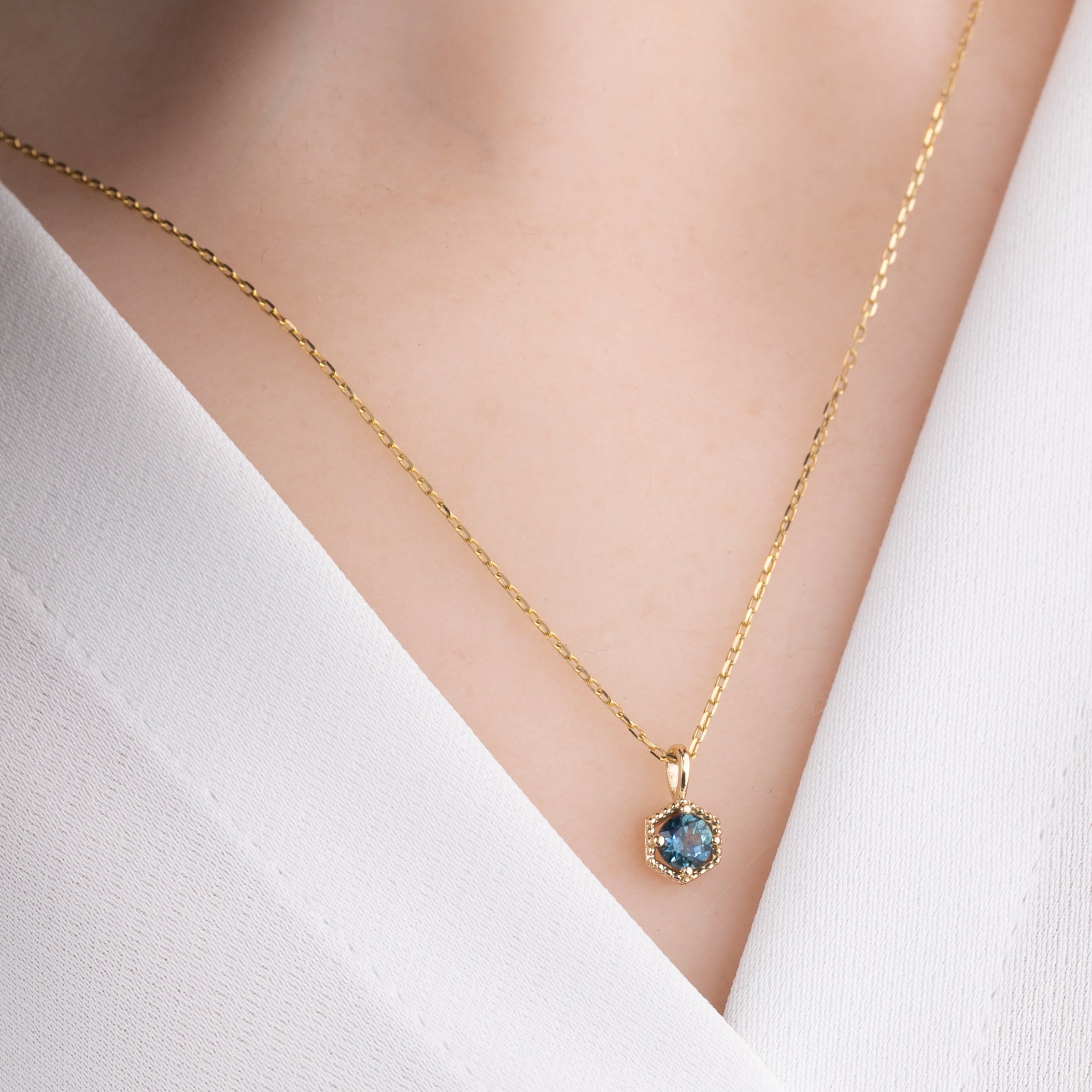 Milgrain Hexagon Montana Sapphire Charm 4mm
