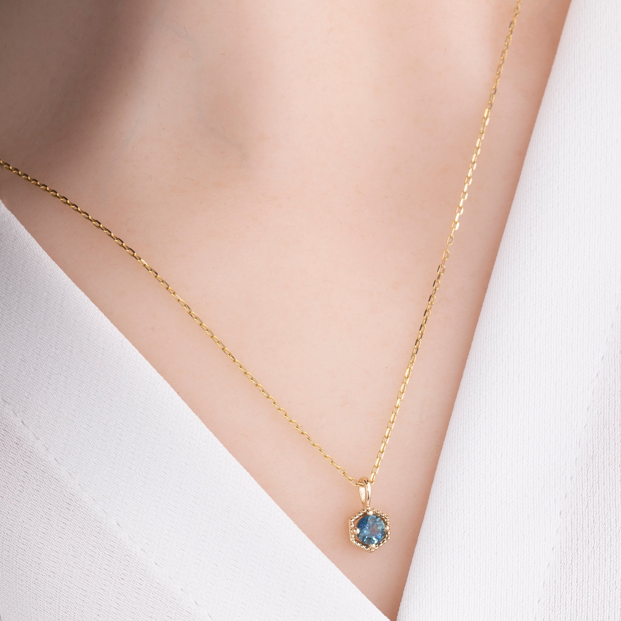 Milgrain Hexagon Montana Sapphire Charm 4mm