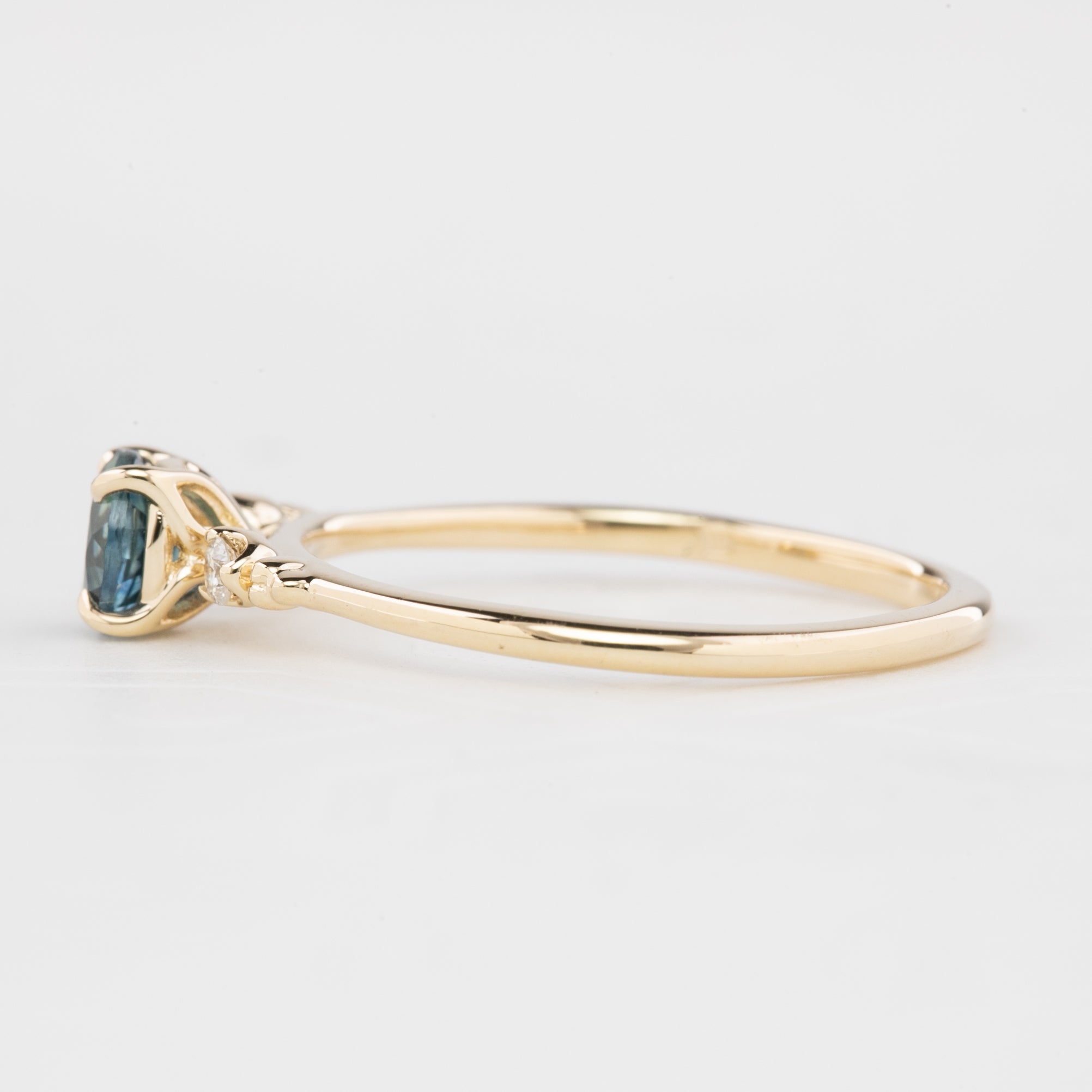 Estel Ring, 0.70ct Montana Sapphire