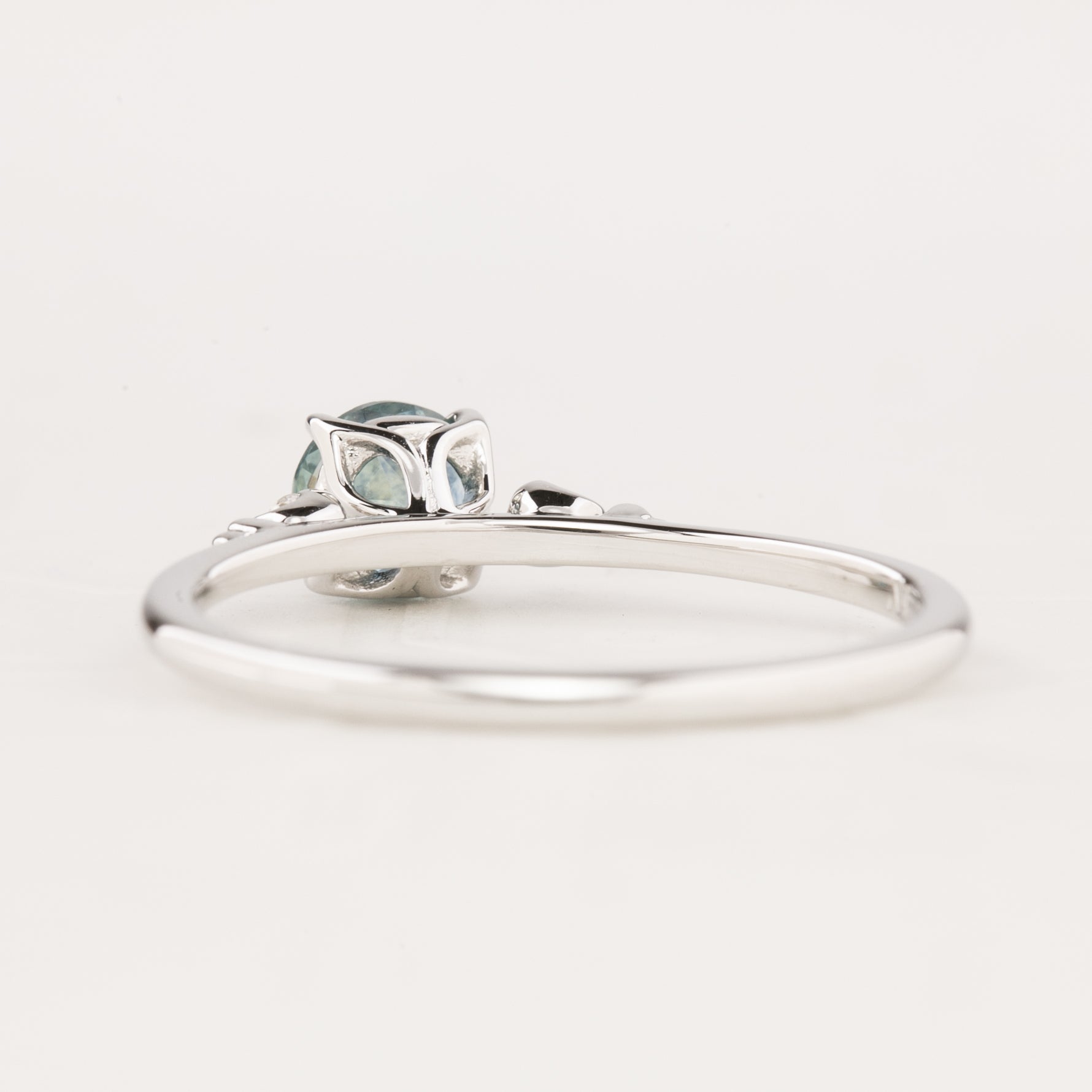 Estel Ring, 0.70ct Montana Sapphire