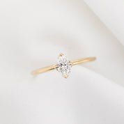 Alice Ring, 0.40ct Oval Diamond