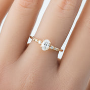 Estel Fleur Four Prongs Oval Diamond Ring
