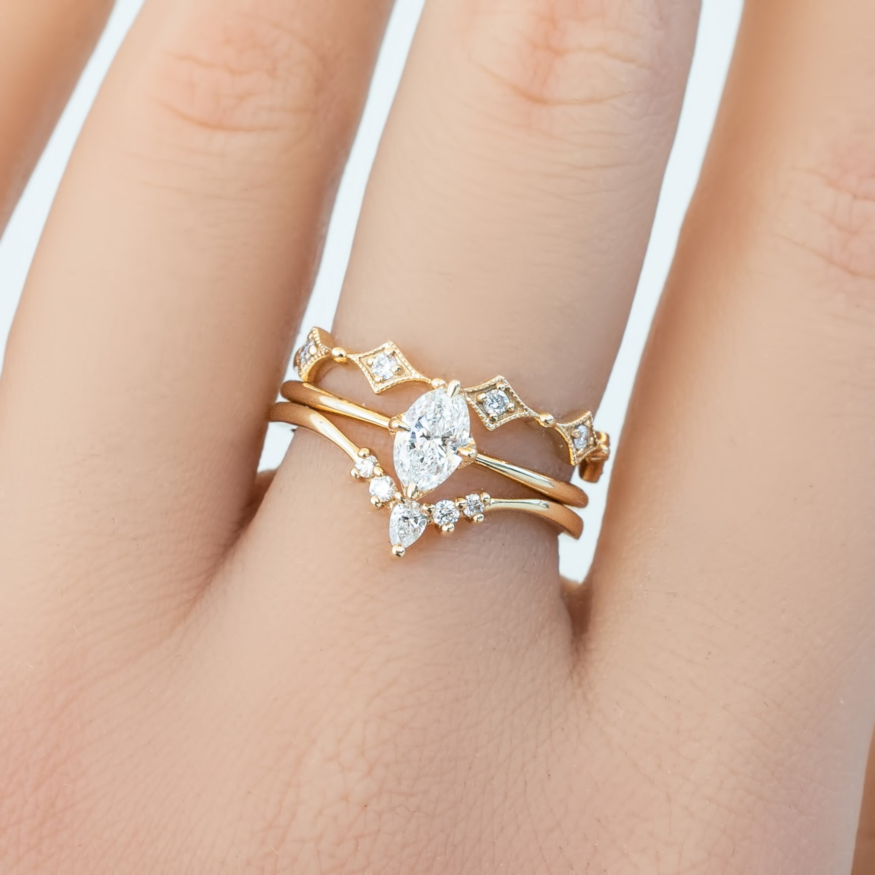 Alice Ring, 0.40ct Oval Diamond