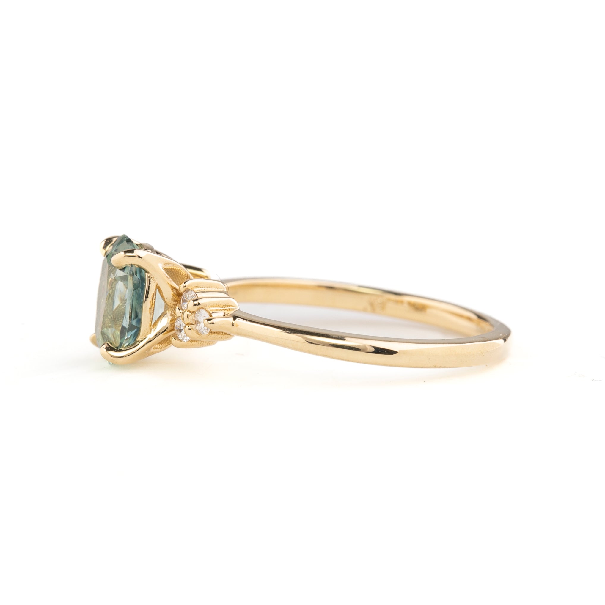 Teresa Ring, 1.88ct Montana Sapphire, oval shape gemstone