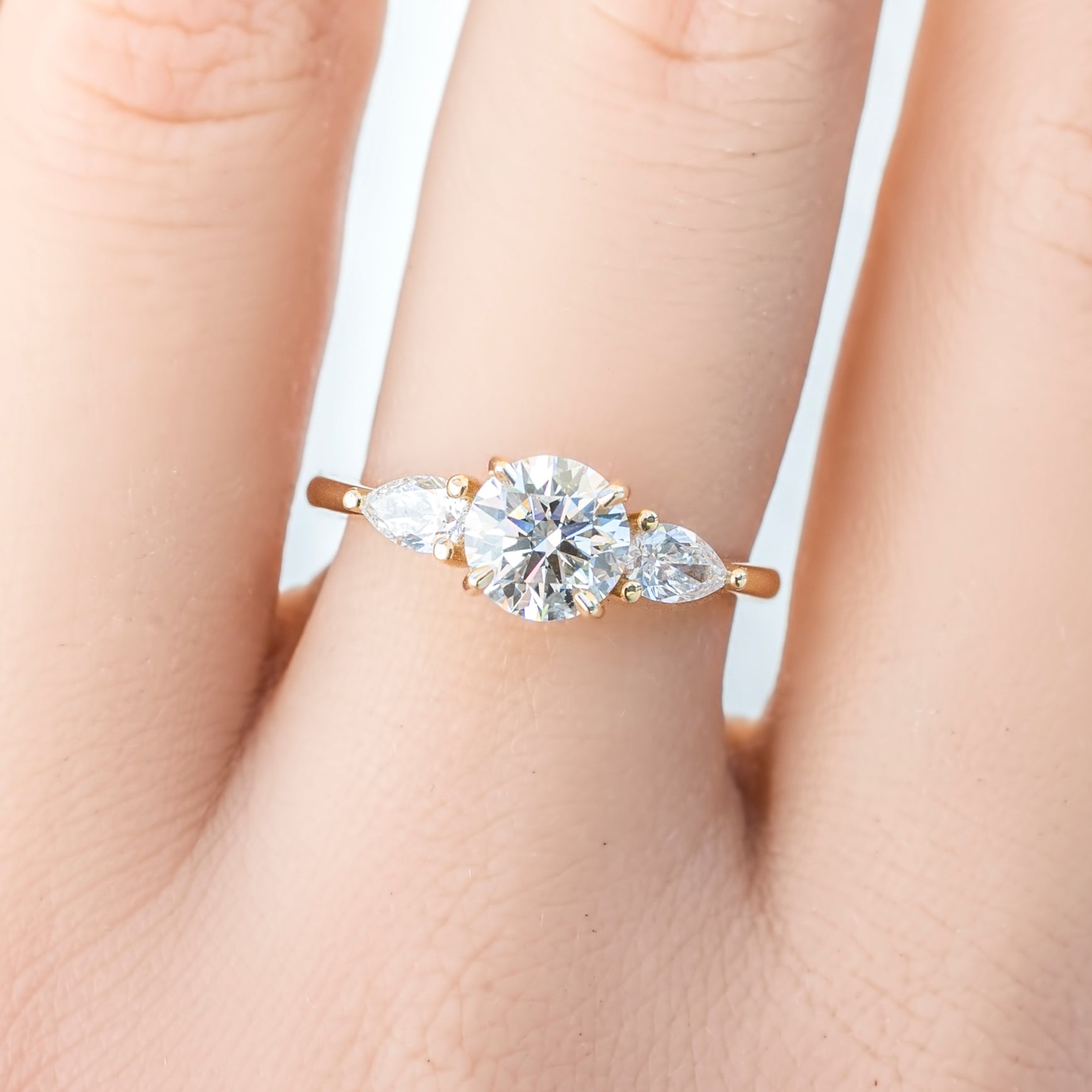 Olivia Grand Ring, 1.00ct Round Lab Diamond | IGI Certified