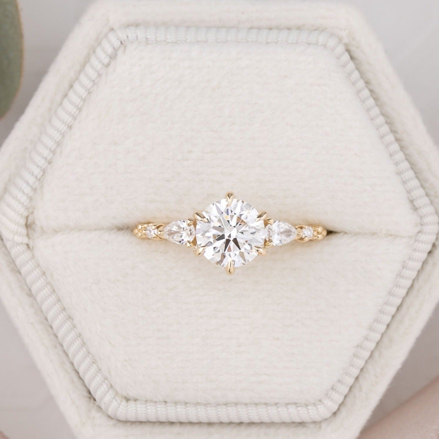 Estel Fleur Petal Ring, 1.00ct Lab Diamond | IGI Certified