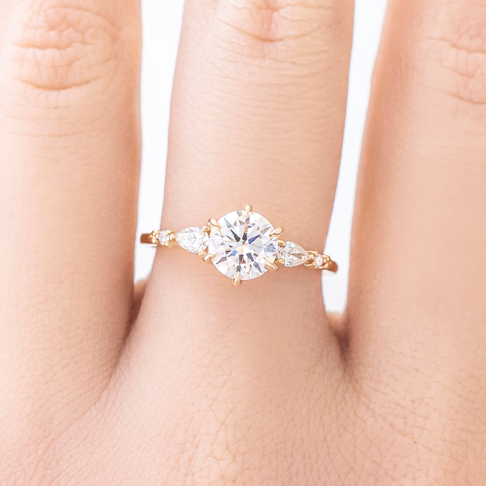 Estel Fleur Petal Ring, 1.00ct Lab Diamond | IGI Certified