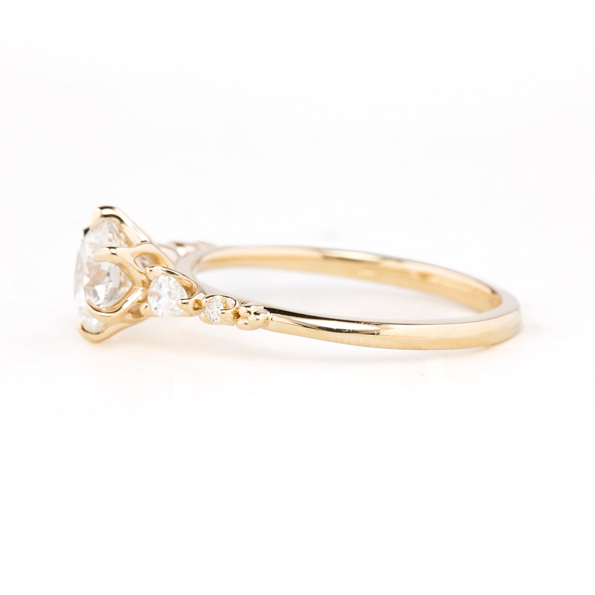 Estel Fleur Petal Ring, 1.00ct Lab Diamond | IGI Certified