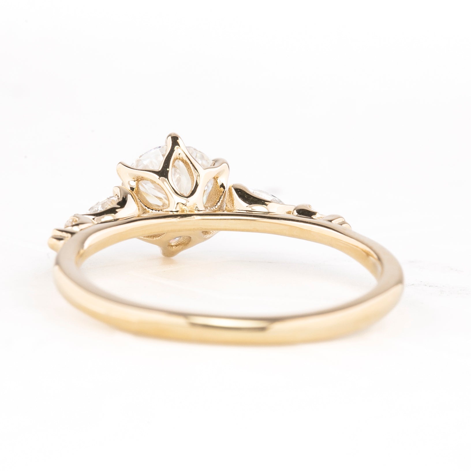 Estel Fleur Petal Ring, 1.00ct Lab Diamond | IGI Certified