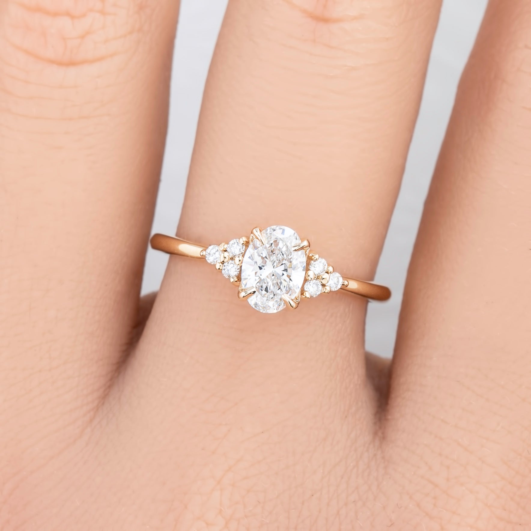 Teresa ring 0.7ct oval lab diamond (7mm) model photo