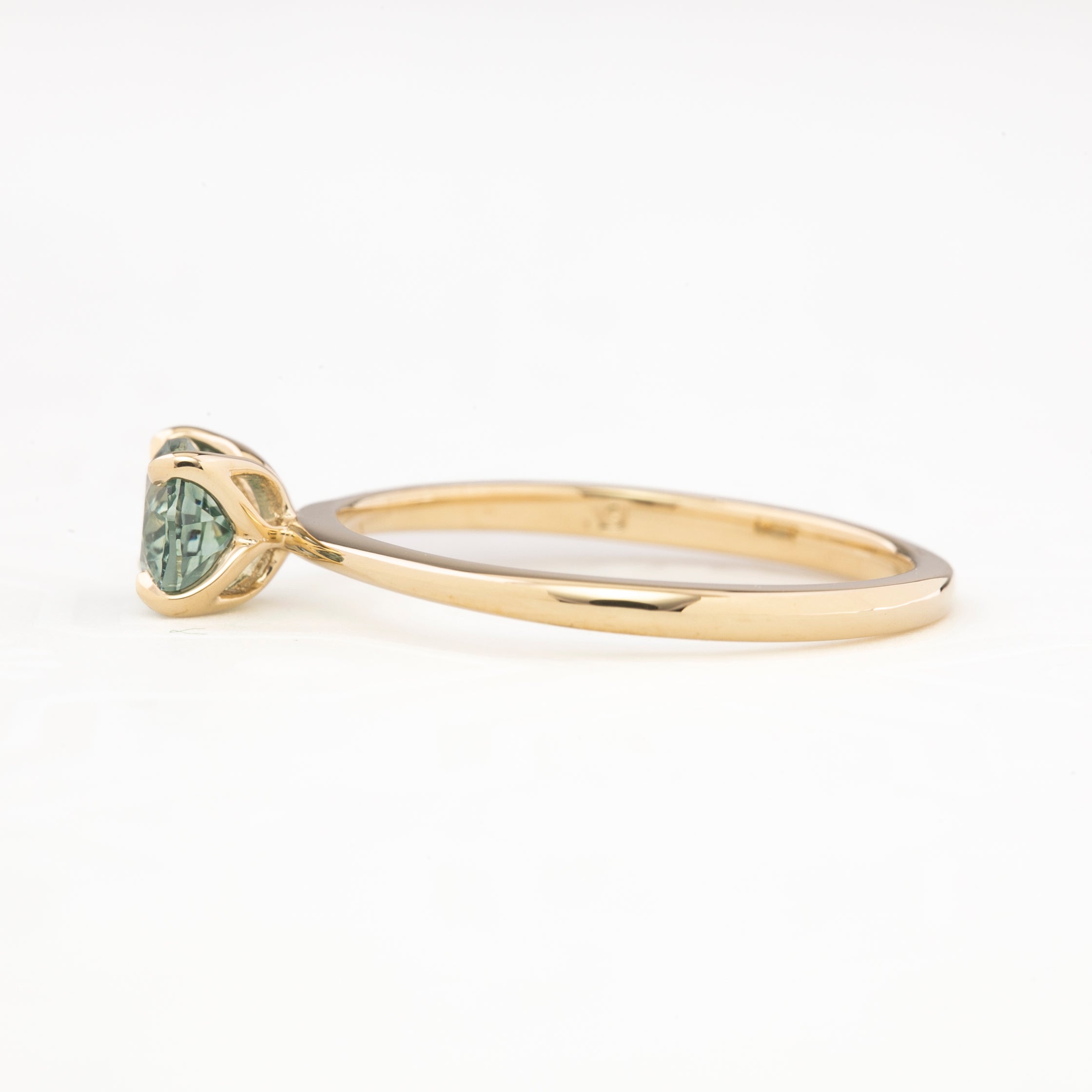 Sara Ring, 1.04ct Montana Sapphire, oval shape gemstone
