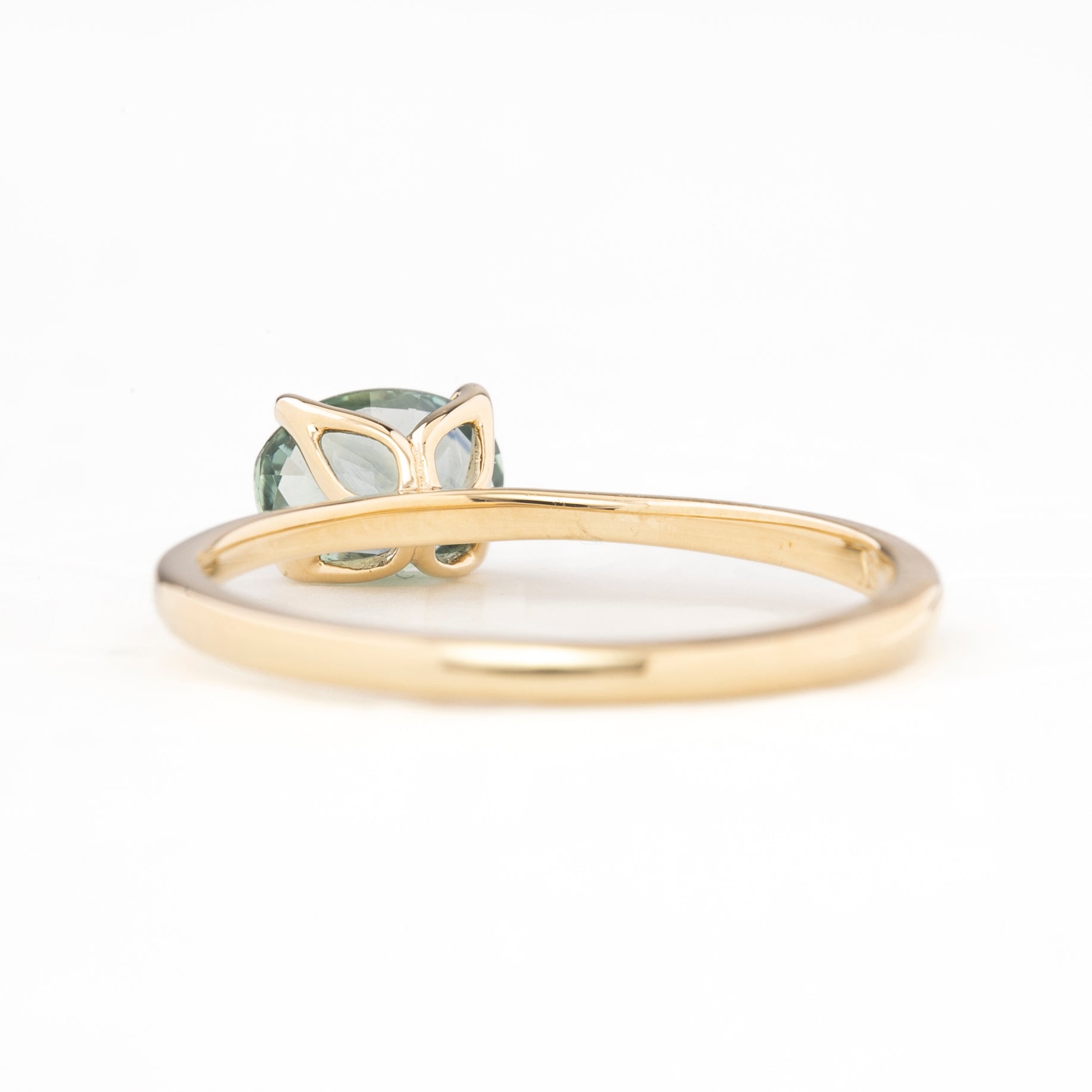 Sara Ring, 1.04ct Montana Sapphire, oval shape gemstone