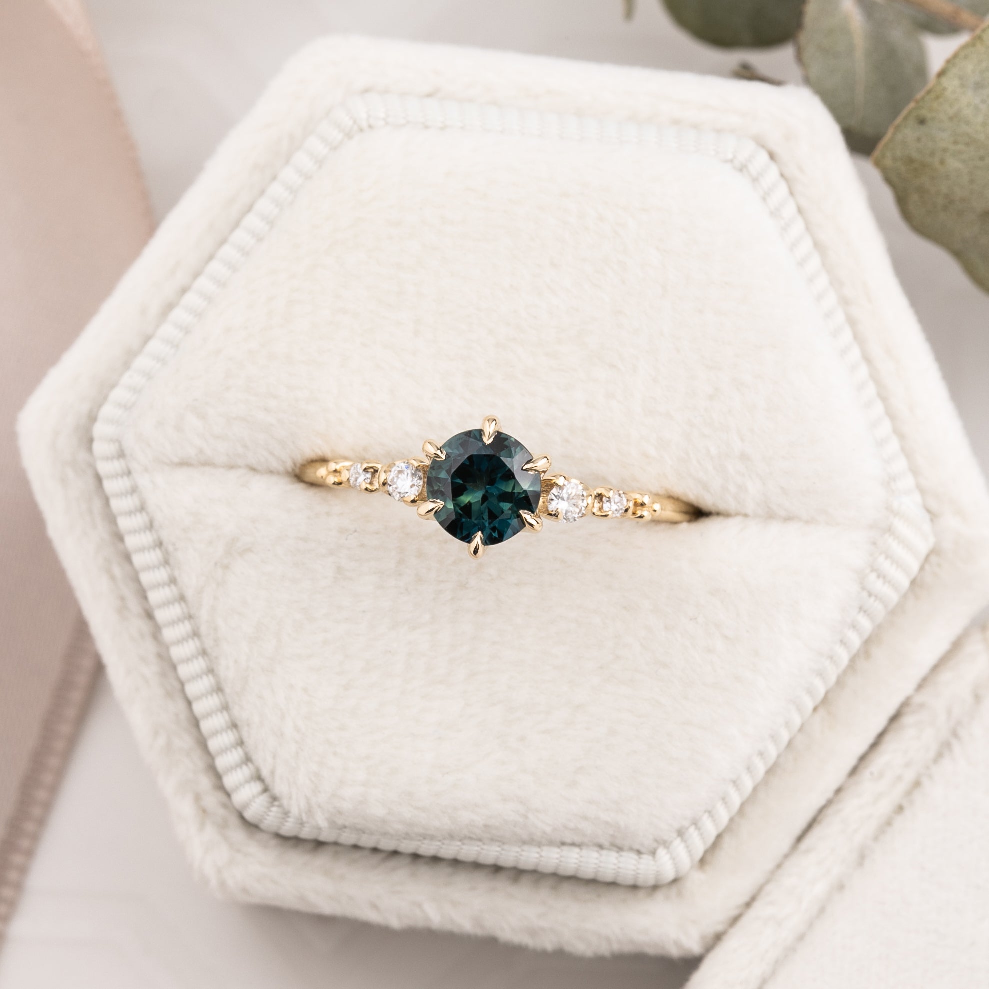 Estel Fleur Ring, 0.76ct Australia Sapphire