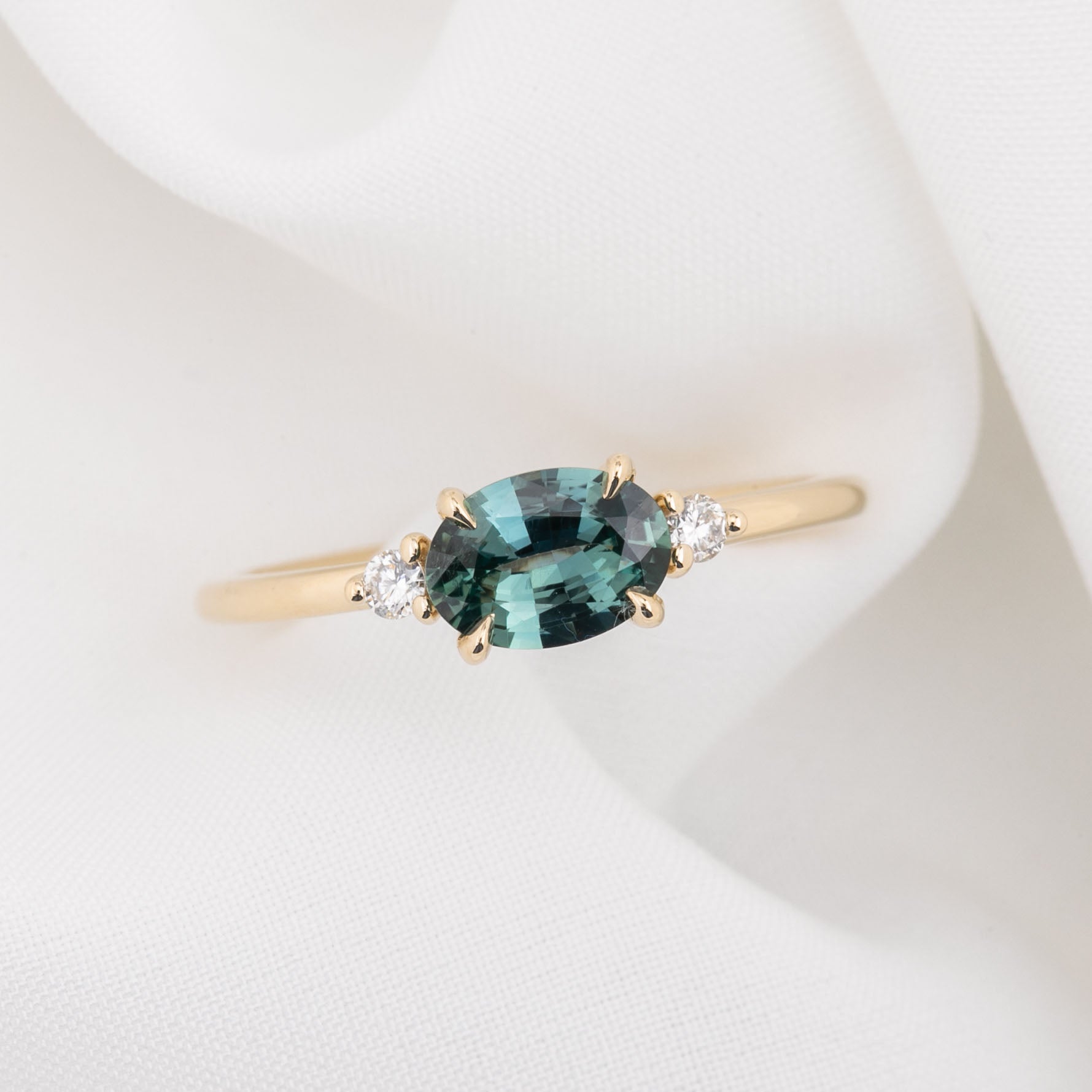 【即日配送】エミリーリング ・0.85ct・非加熱マダガスカル産ブルーグリーンサファイア・K14YG