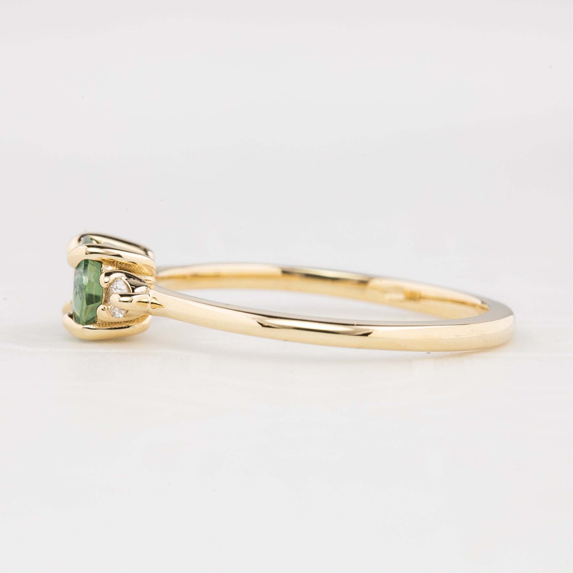 【即日配送】エミリーリング ・0.85ct・非加熱マダガスカル産ブルーグリーンサファイア・K14YG