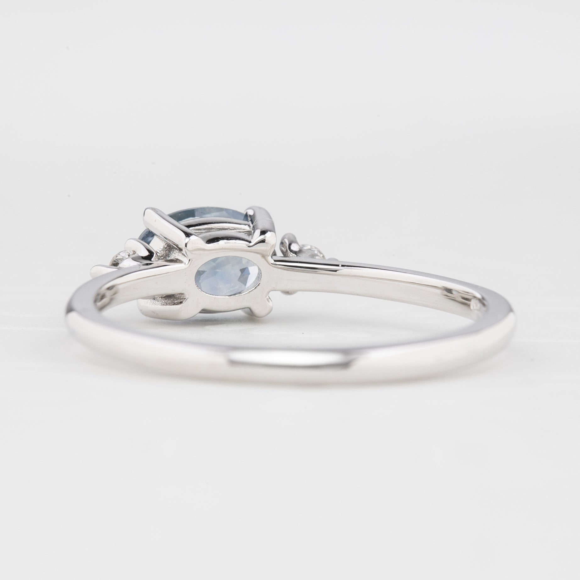 Emilie Ring, 0.98ct Umba Sapphire, oval shape gemstone
