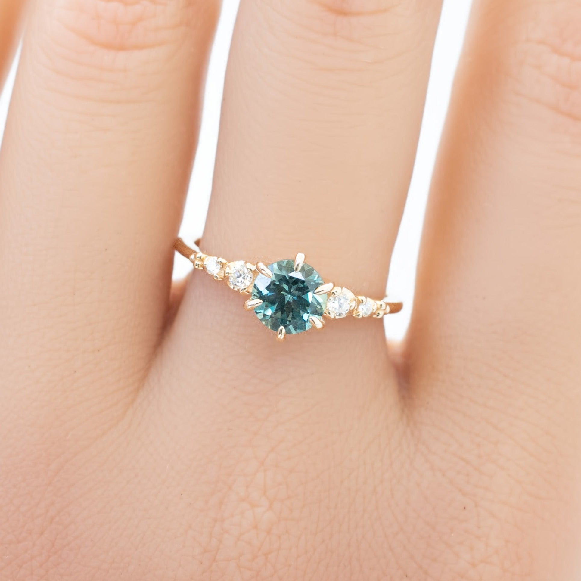 Estel Fleur Ring, 1.26ct Montana Sapphire