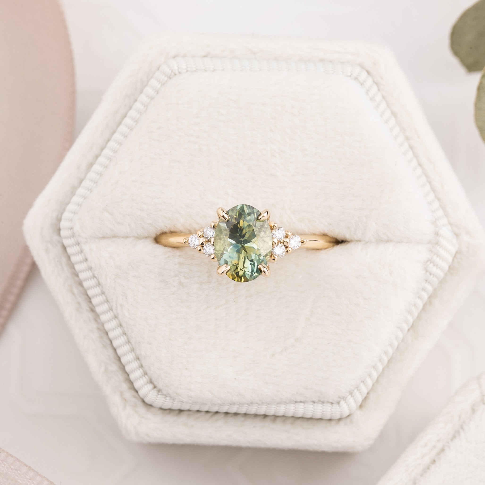 【一点物】テレサリング ・1.67ct・加熱モンタナ産イエローグリーンサファイア・K14YG