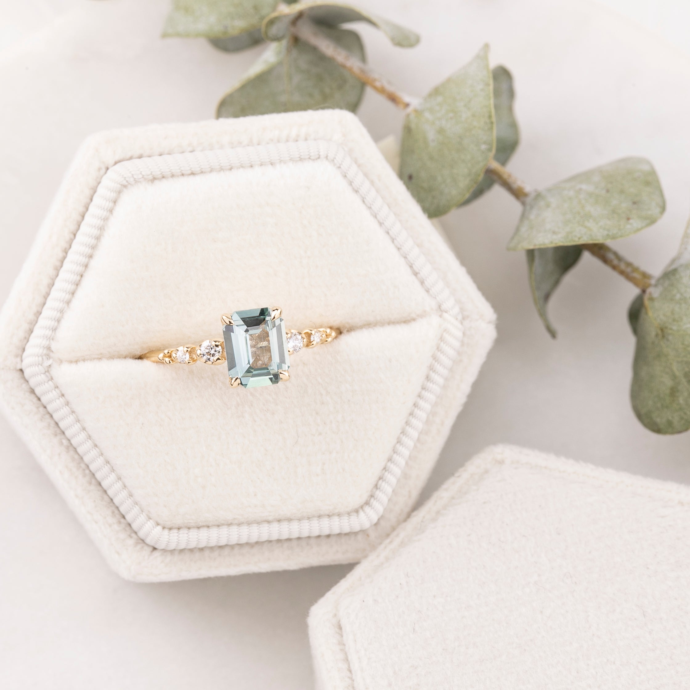 Estel Fleur Ring, 1.31ct Montana Sapphire