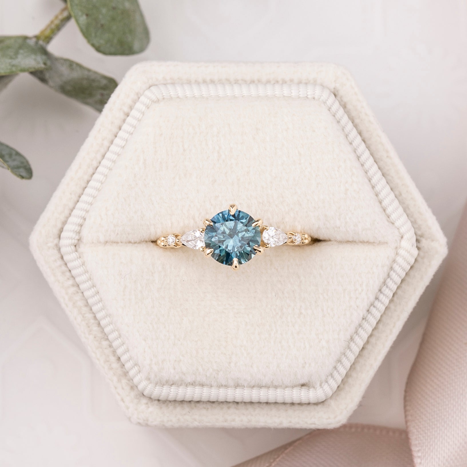 Estel Fleur Petal Ring, 1.32ct Montana Sapphire
