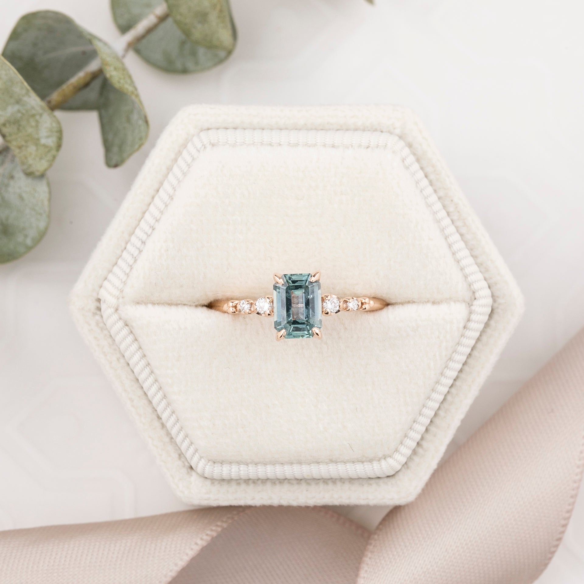Estel Fleur Ring, 1.21ct Montana Sapphire