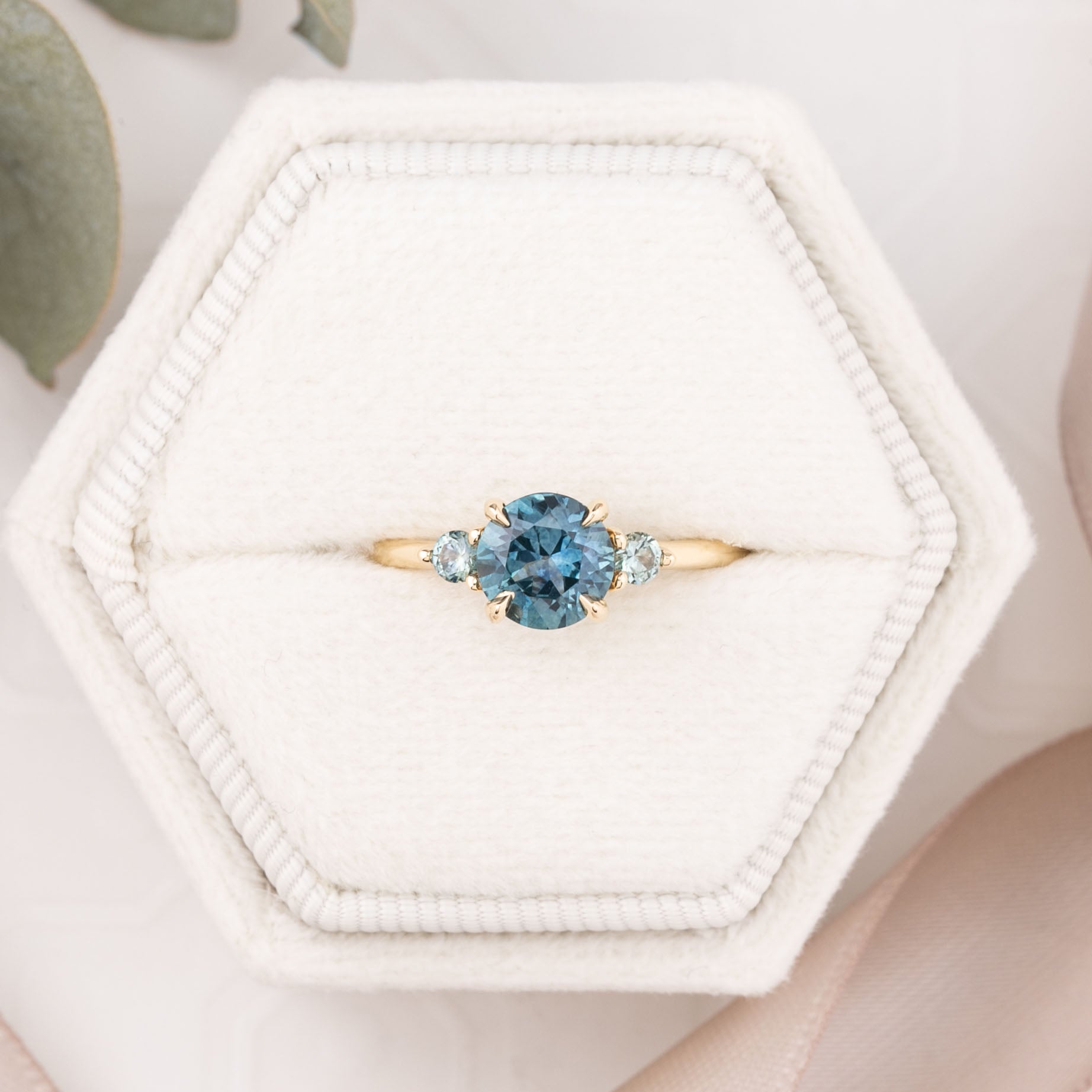 【一点物】エミリーグランドリング ・1.18ct・加熱モンタナ産ティールブルーサファイア・K14YG