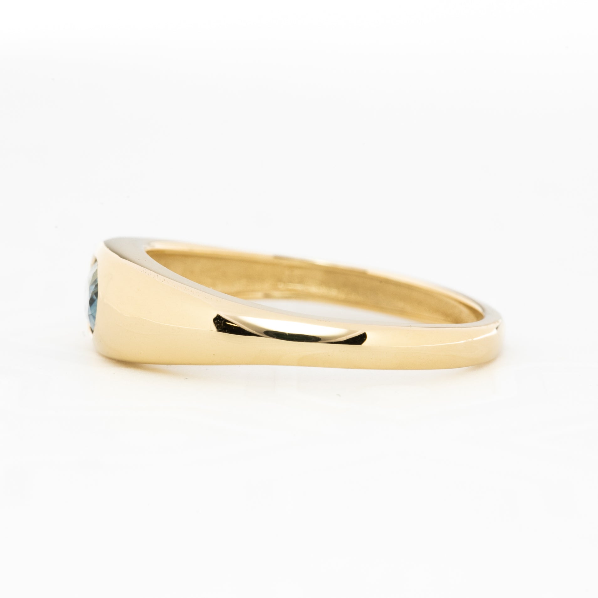 Dome Ring, 0.60ct Montana Sapphire, oval shape gemstone