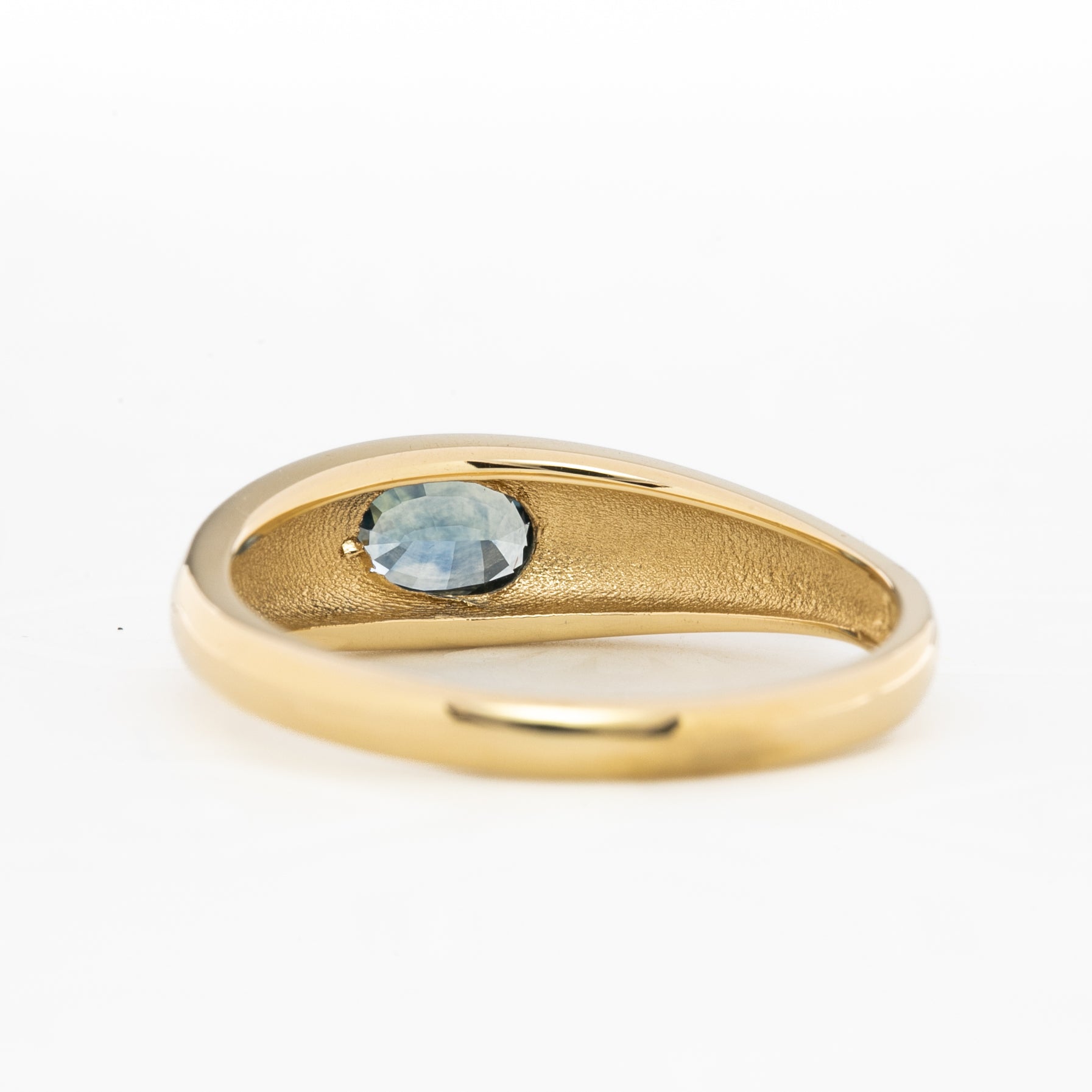 Dome Ring, 0.60ct Montana Sapphire, oval shape gemstone