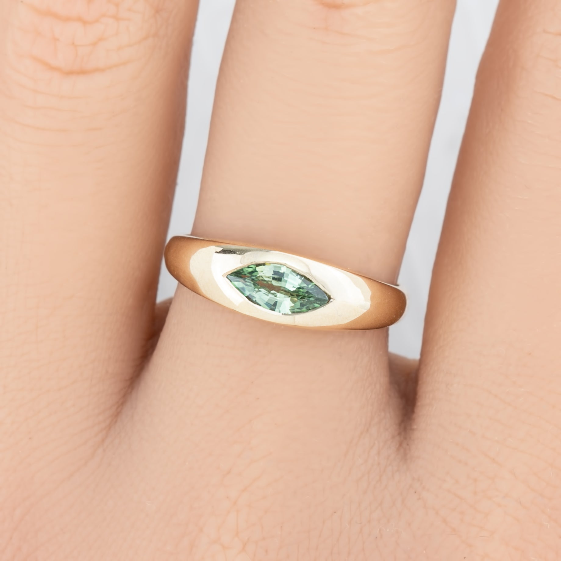 【一点物】ドームリング ・0.61ct・非加熱マダガスカル産ライトグリーンサファイア・K14YG