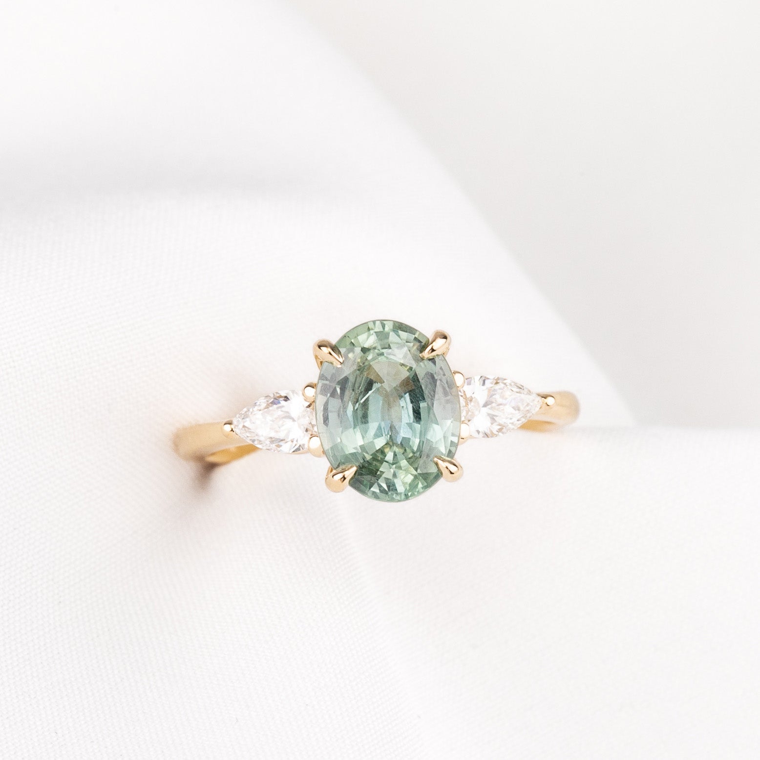 【一点物】オリヴィアリング ・2.20ct・加熱モンタナ産ブルーグリーンイエローサファイア・K14YG