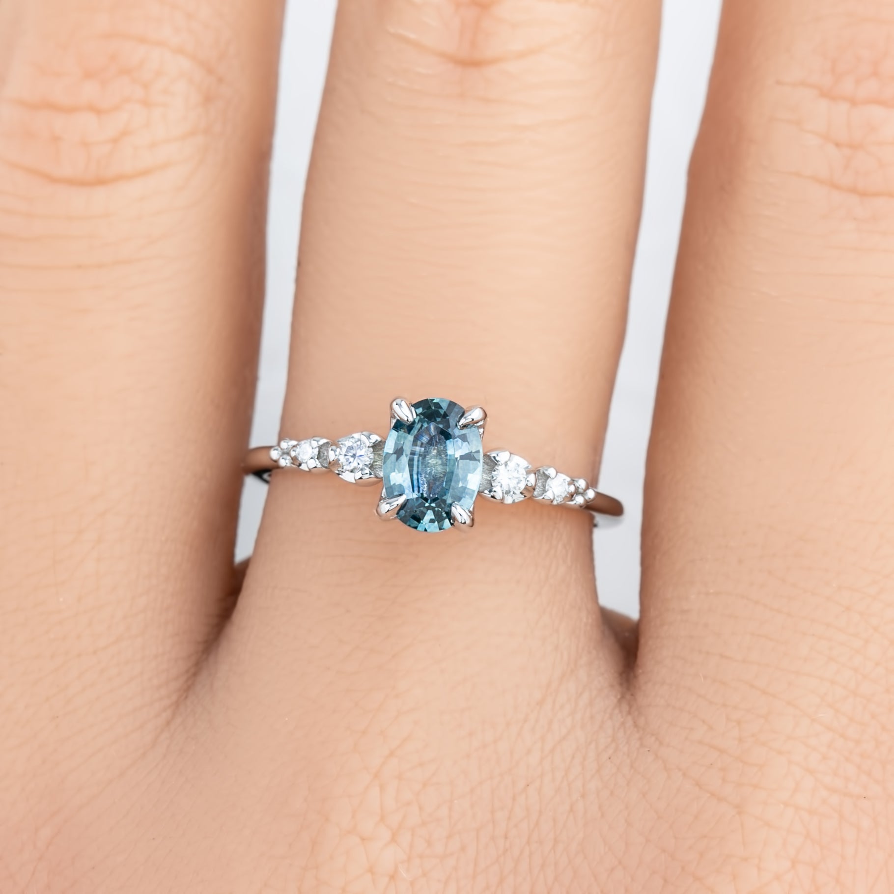 Estel Fleur Ring, 0.81ct Montana Sapphire, oval shape gemstone