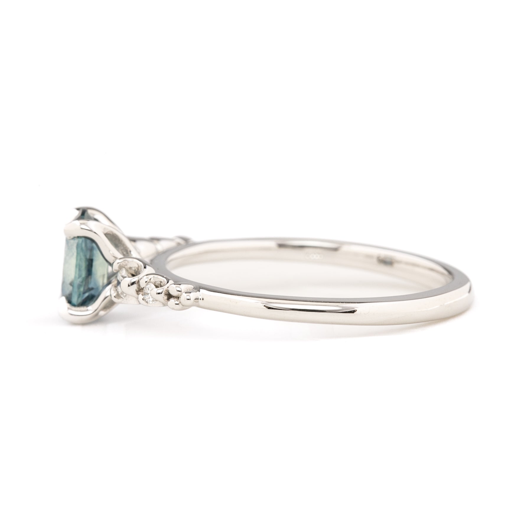 Estel Fleur Ring, 0.81ct Montana Sapphire, oval shape gemstone