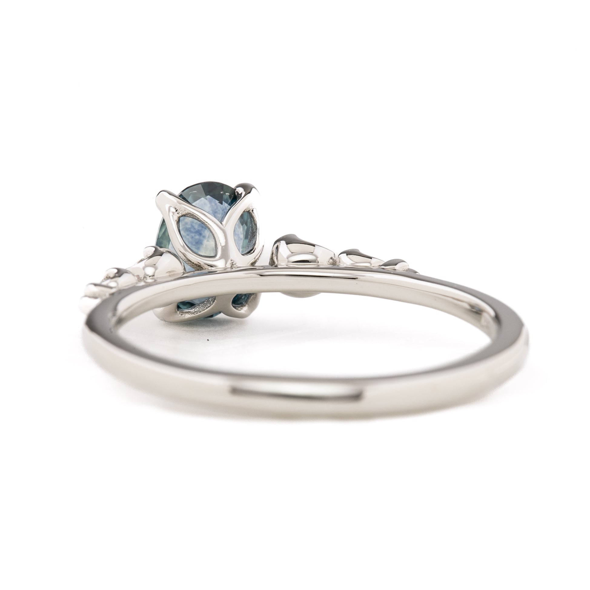 Estel Fleur Ring, 0.81ct Montana Sapphire, oval shape gemstone