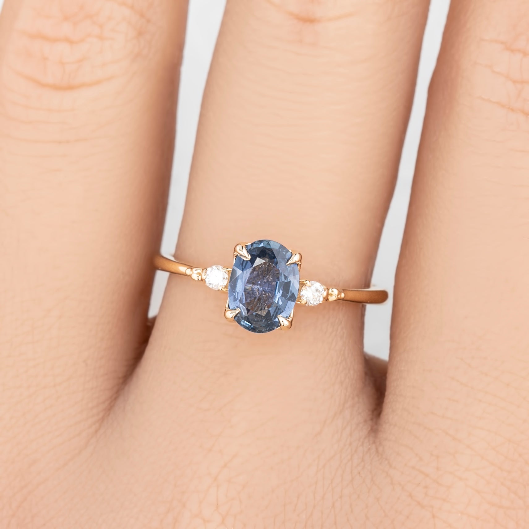 Estel Ring, 1.06ct Srilanka Sapphire, oval shape gemstone