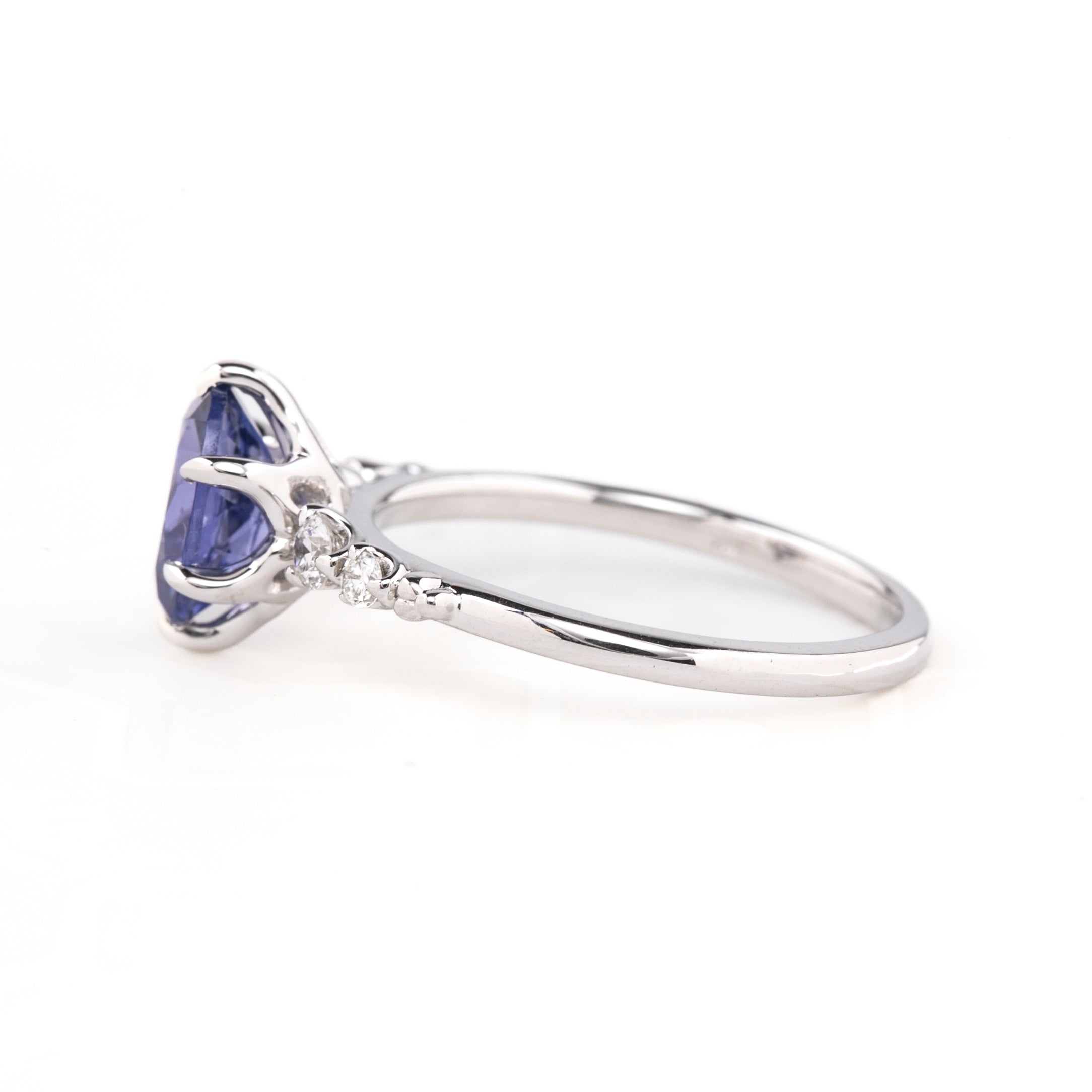 Estel Fleur Ring, 1.56ct Umba Sapphire, oval shape gemstone