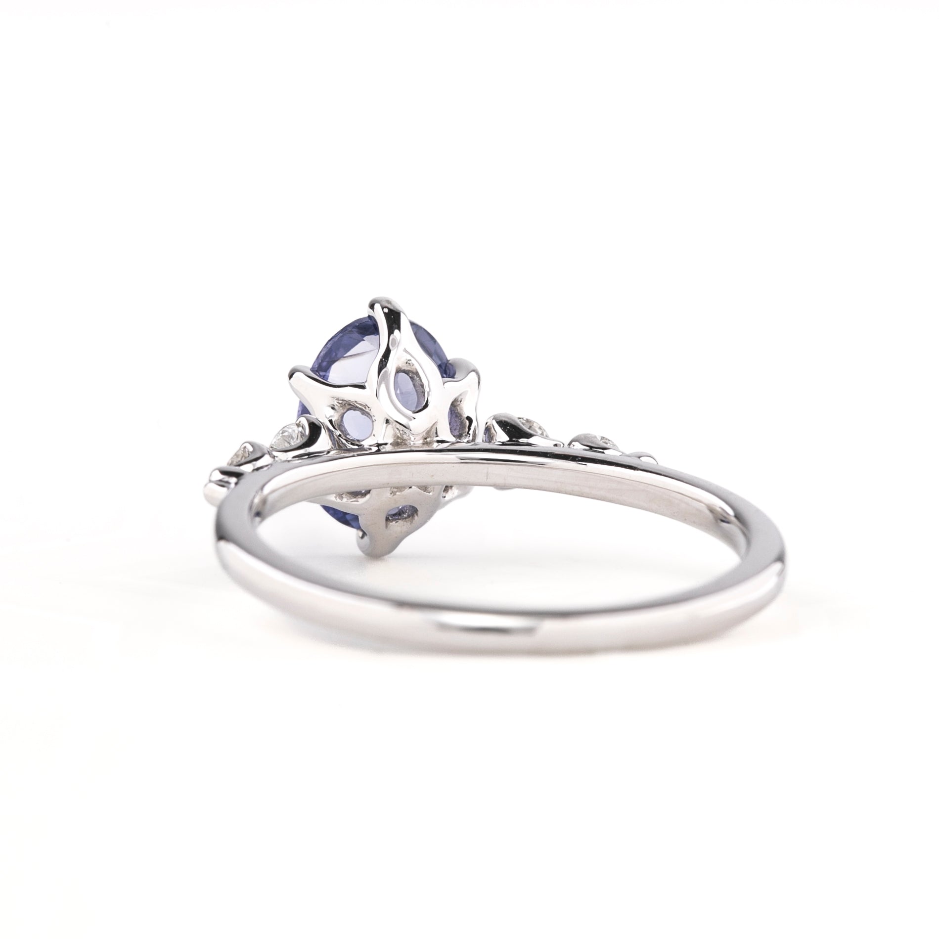 Estel Fleur Ring, 1.56ct Umba Sapphire, oval shape gemstone