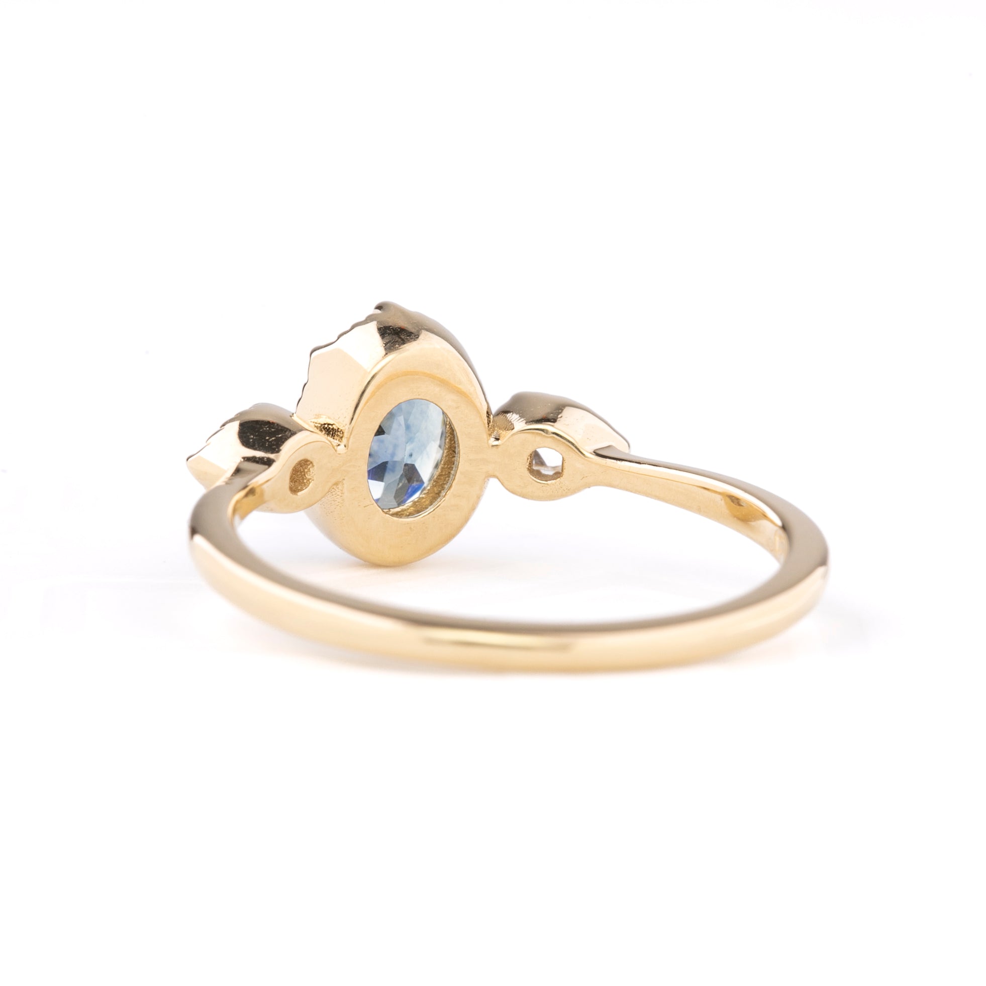 Diana Ring, 1.07ct Montana Sapphire, oval shape gemstone