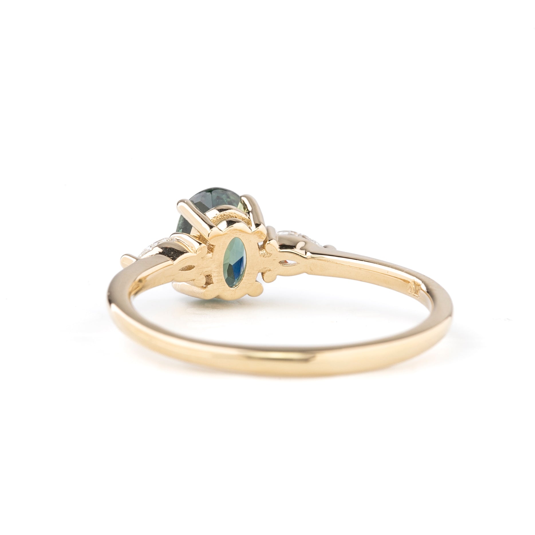 Olivia Ring, 1.32ct Queensland Sapphire, oval shape gemstone