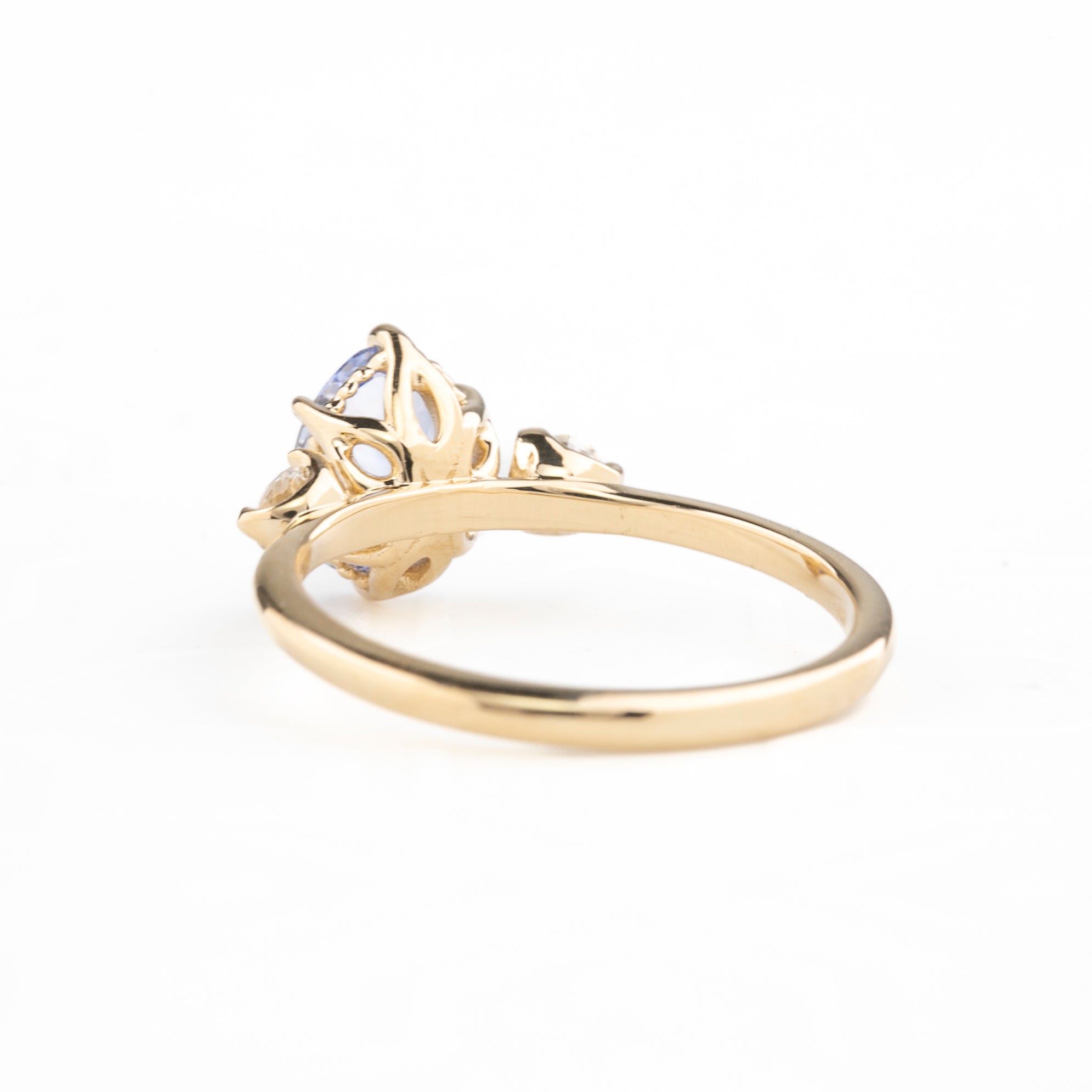 Ayana Ring, 1.36ct Srilanka Sapphire, oval shape gemstone