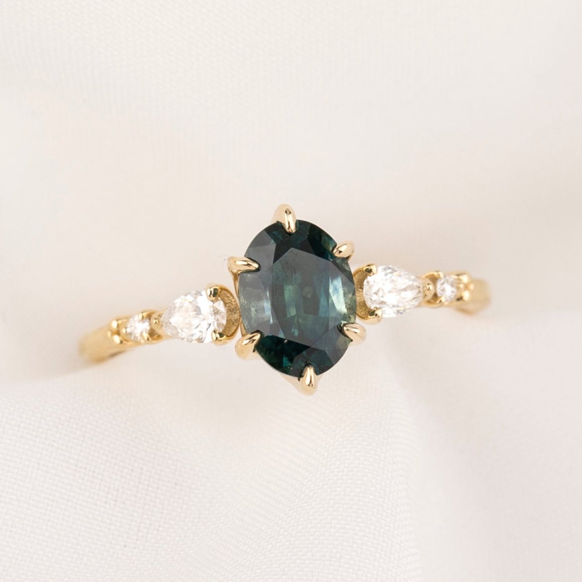 Estel Fleur Petal Ring, 1.46ct Montana Sapphire, oval shape gemstone