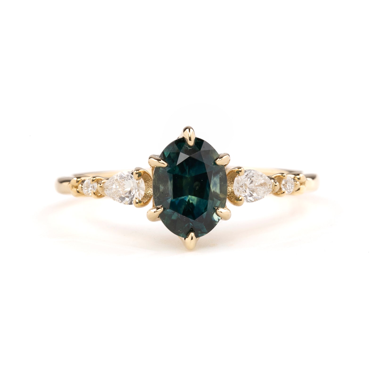 Estel Fleur Petal Ring, 1.46ct Montana Sapphire, oval shape gemstone