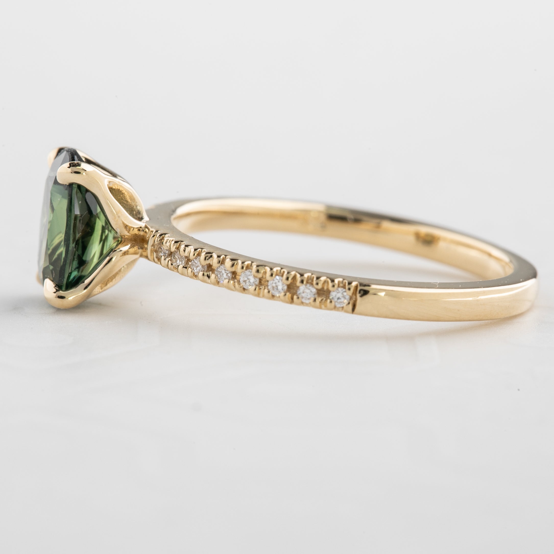 Maria Ring, 1.53ct Queensland Sapphire, oval shape gemstone