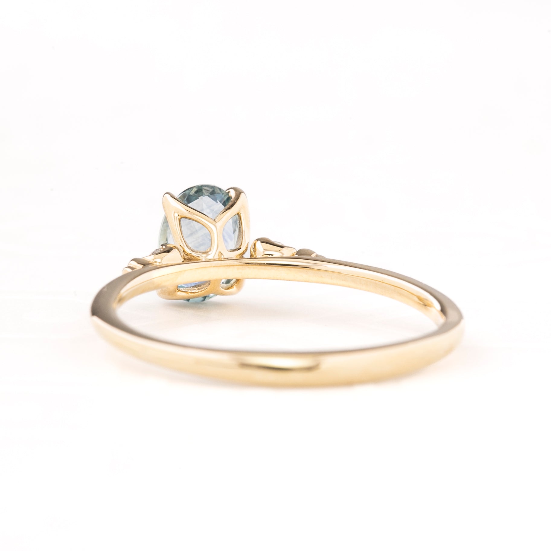 Estel Fleur Ring, 1.29ct Montana Sapphire, oval shape gemstone