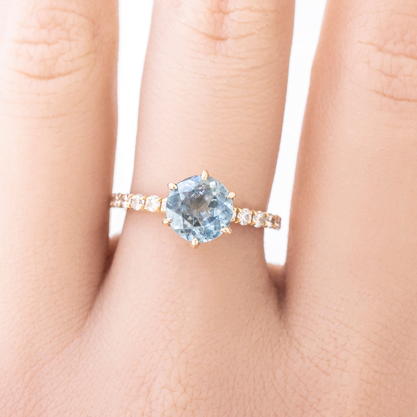 Maria Luxe Grand Ring, 2.06ct Montana Sapphire