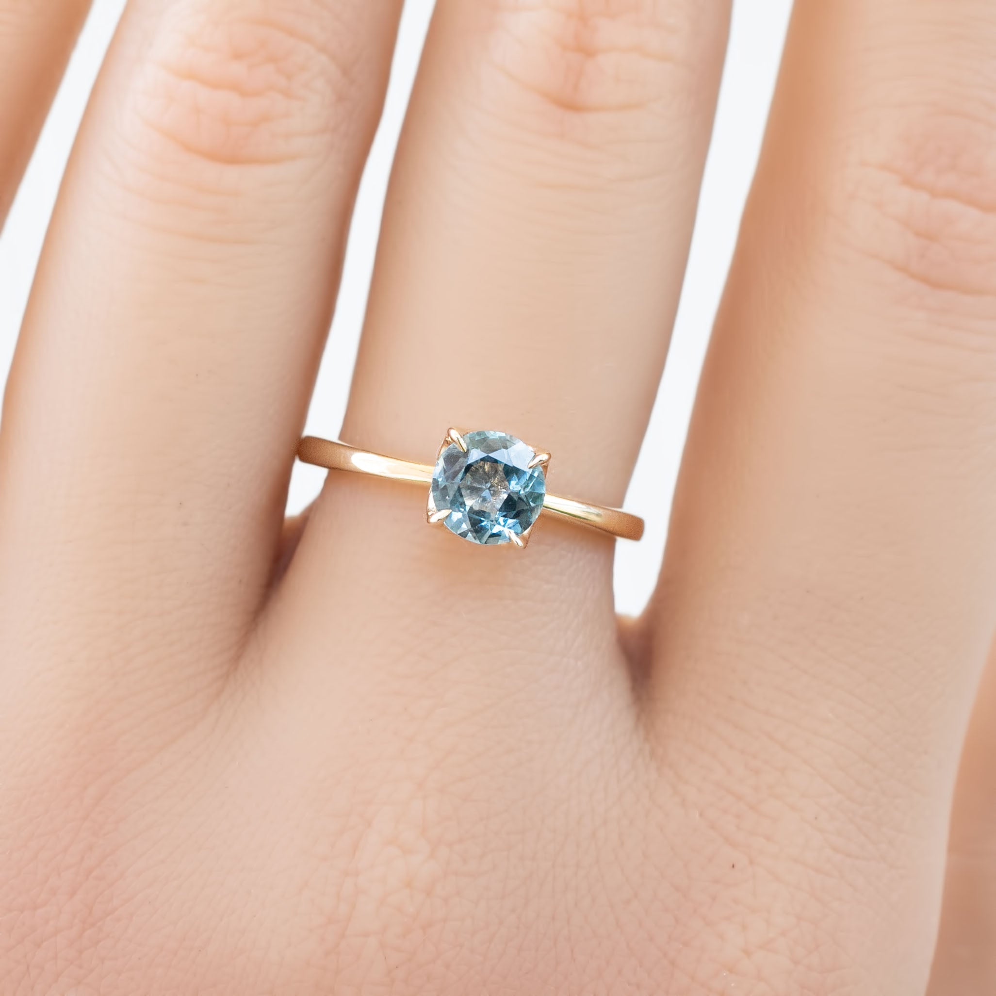 【一点物】サラリング ・0.89ct・加熱モンタナ産ライトブルーグリーンサファイア・K14YG
