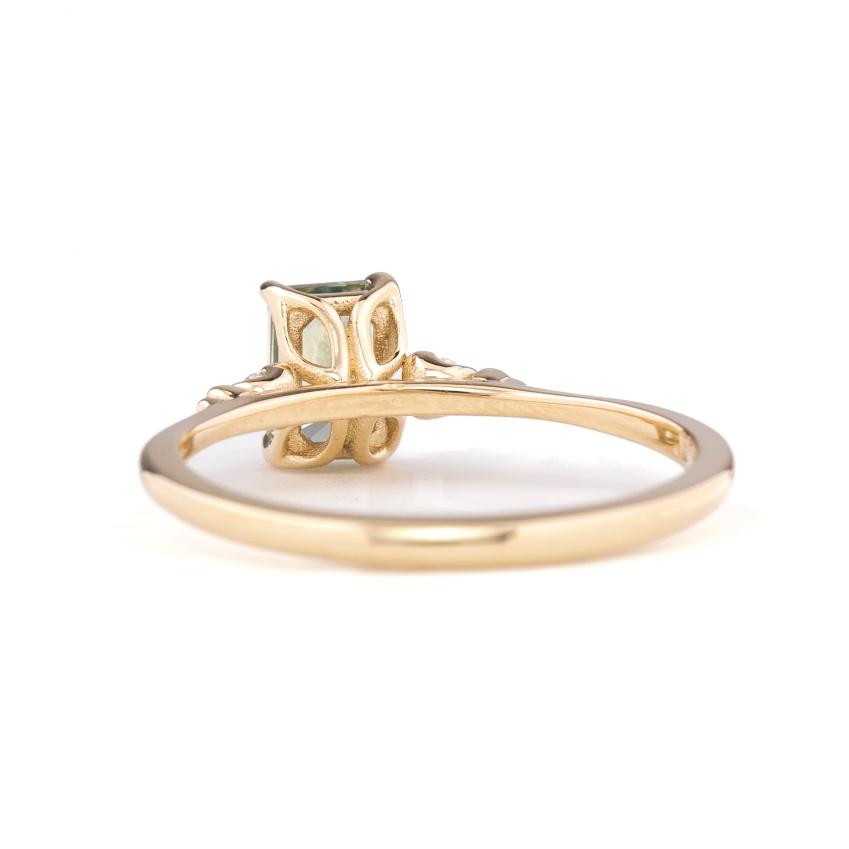 Estel Ring, 0.81ct Emerald Montana Sapphire