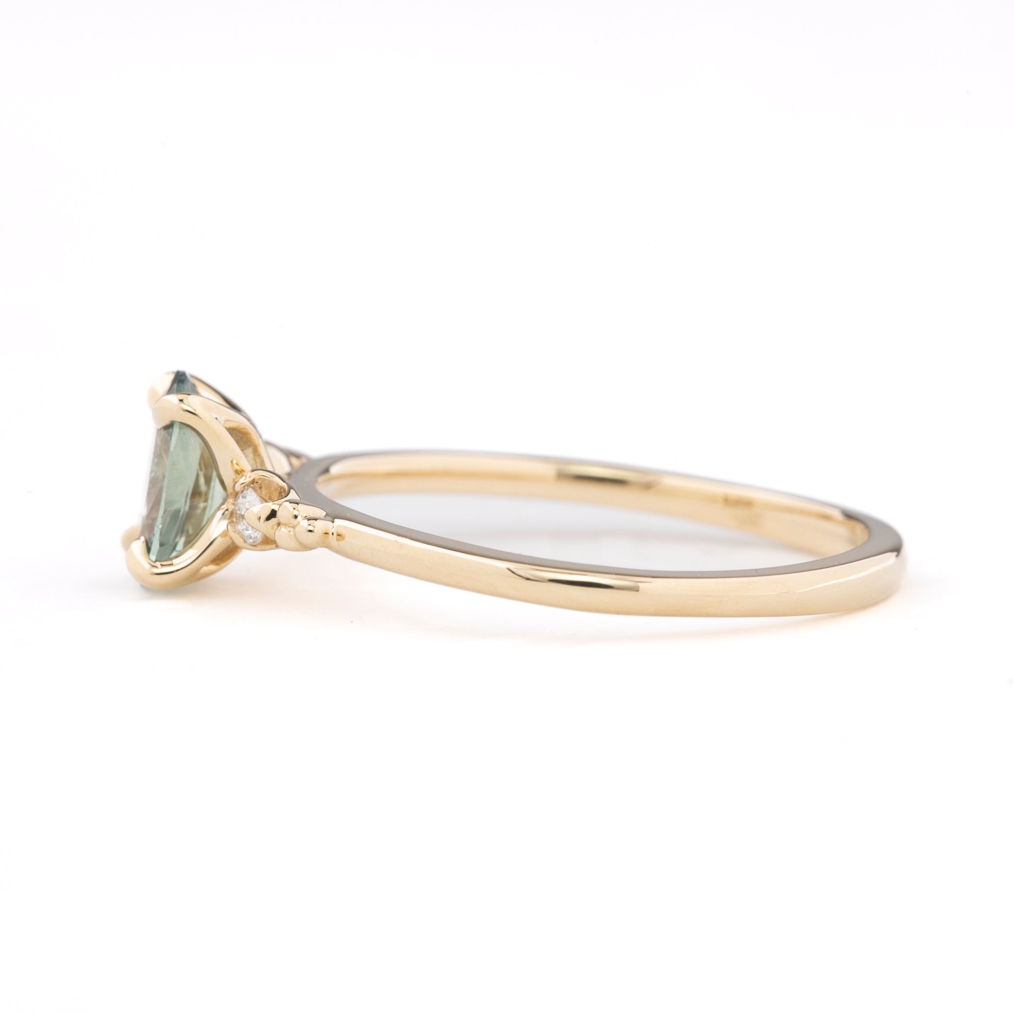 Estel Ring, 0.87ct Madagascar Sapphire, oval shape gemstone