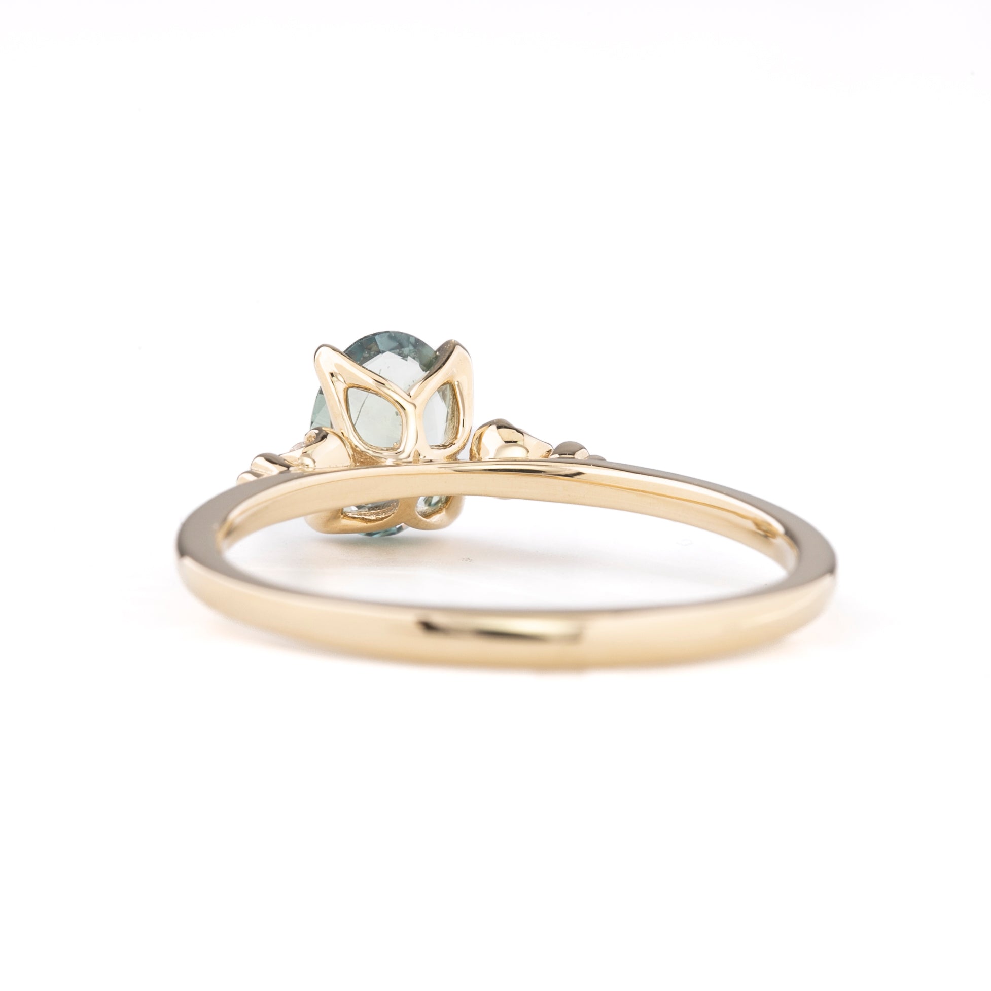 Estel Ring, 0.87ct Madagascar Sapphire, oval shape gemstone